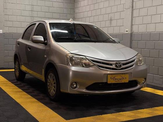 TOYOTA ETIOS 1.3 16V FLEX 4P MANUAL TOYOTA ETIOS 1.3 16V FLEX 4P MANUAL